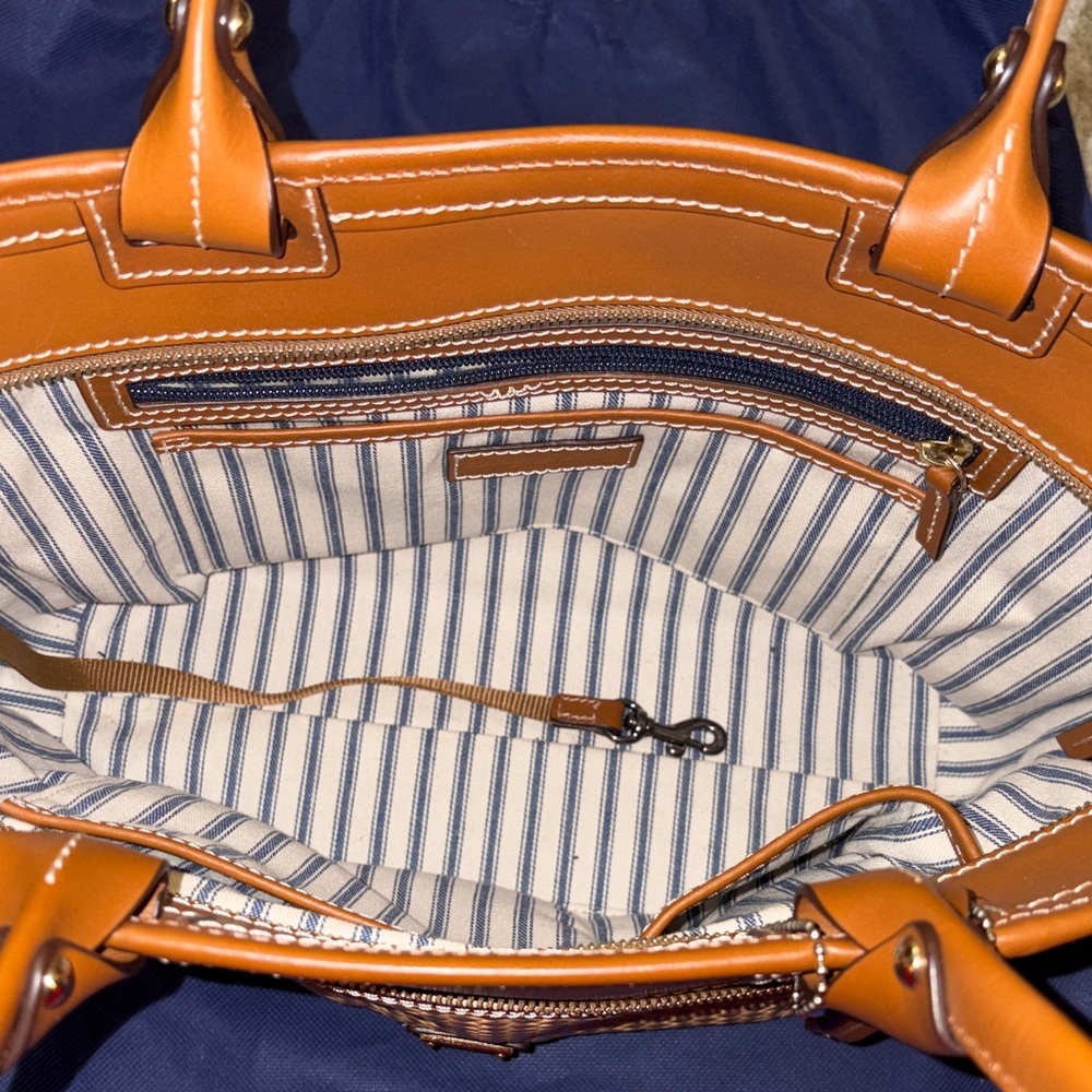 NWOT Dooney & Bourke Beacon Zip Tote Bag with Dust Bag - Picture 2 of 7